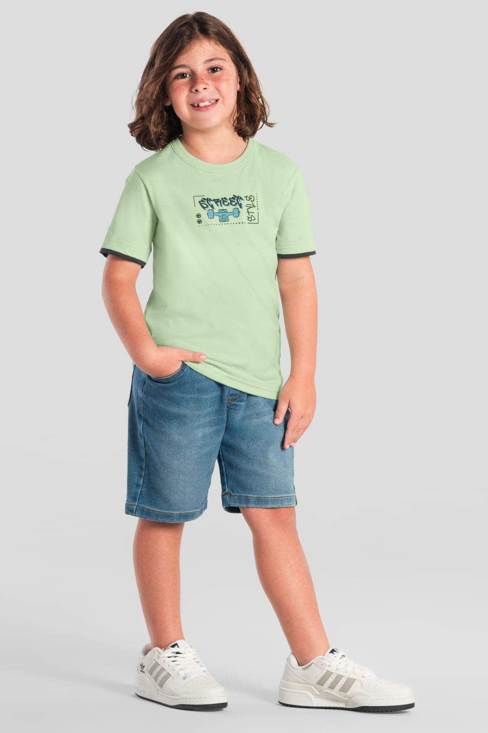 Camiseta infantil menino com aplique de skate Brandili